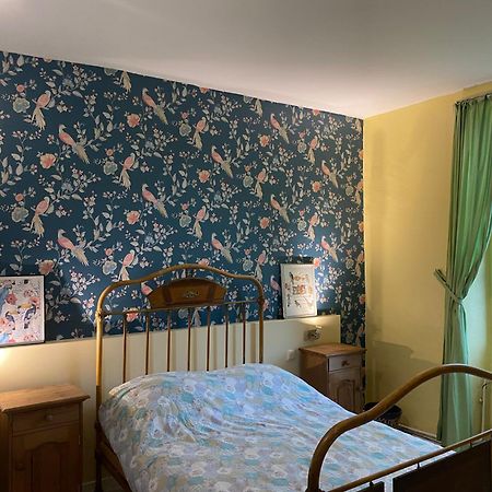 Chambres D'Hotes La Chaumiere Coulonges  Екстериор снимка