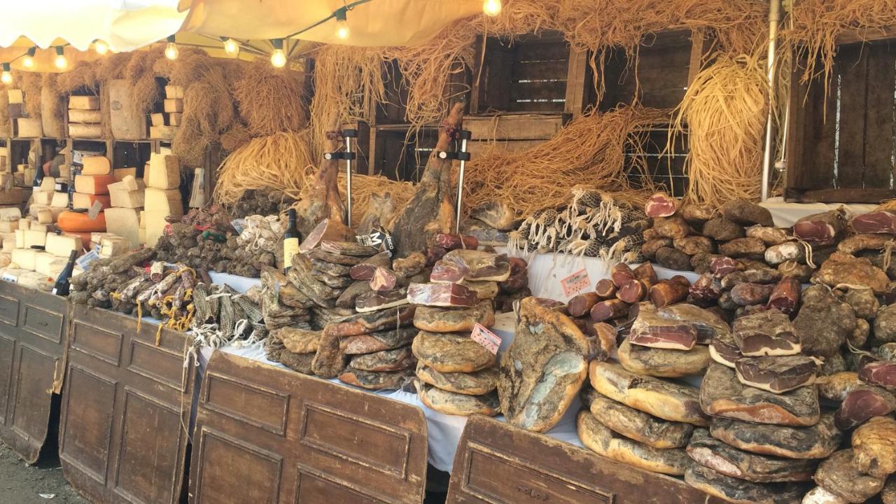 Chambres D'Hotes La Chaumiere Coulonges  Екстериор снимка